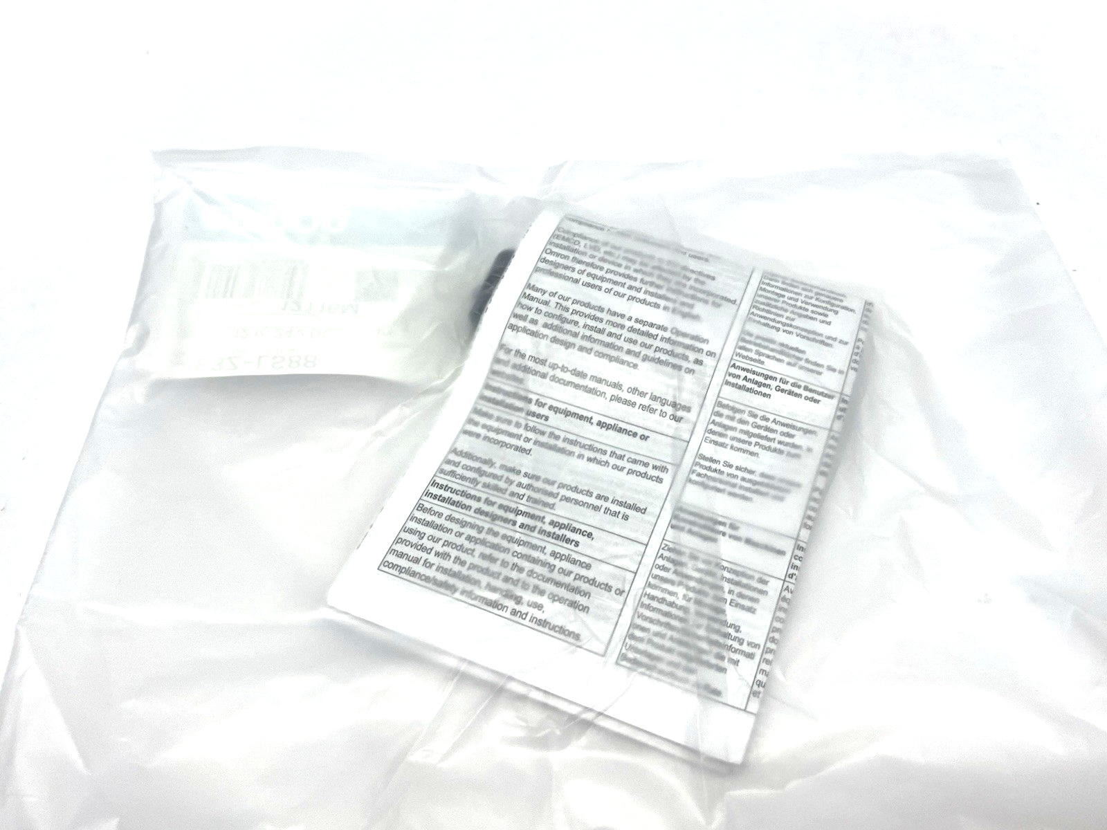 E3Z-LS88 | Omron Compact Photoelectric Sensor, Distance-Settable, Built-in-Ampl. - New - Maverick Industrial Sales