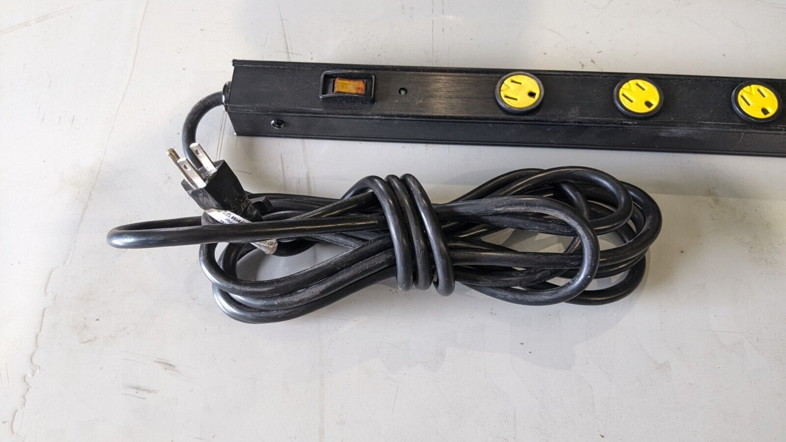 ULINE H-7835 Wall or Table Mount Power Strip 60" Inch 18 Outlets 15'ft Cord - Maverick Industrial Sales