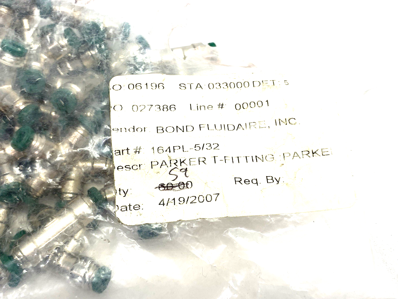 164PLP-5/32 | Parker Prestolok Push-to-Connect Union Tee Fitting LOT OF 50 - New – Open box - Maverick Industrial Sales