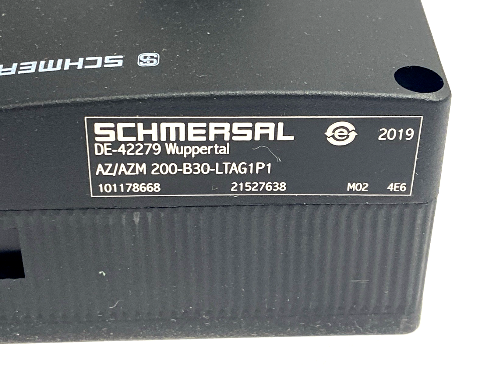 Schmersal AZ/AZM 200-B30-LTAG1P1 Door Handle Actuator 101178668 - Maverick Industrial Sales