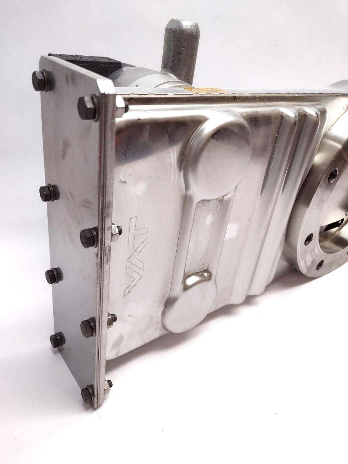 VAT 14046-TE44-006/0035 HV Series Pneumatic Vacuum Gate Valve 8 Inch 14046-TE44 - Maverick Industrial Sales