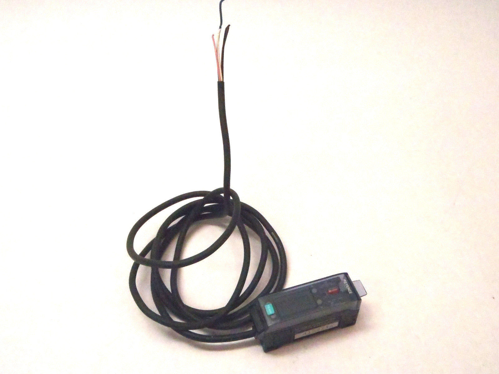 Keyence FS-V1P Photoelectric Fiber Amplifier Sensor 12-24 VDC 4153746 - Maverick Industrial Sales