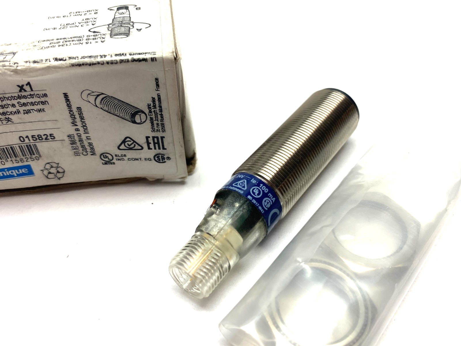 Telemecanique XUB5BPANM12 Photoelectric Proximity Sensor, XU, XUB, Diffuse - Maverick Industrial Sales