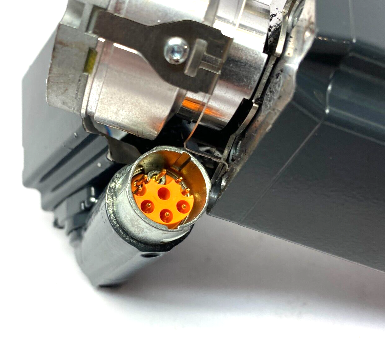 Beckhoff AM8112-0F21-0000 Servo Motor .038Nm IP54/IC400 24VDC - Maverick Industrial Sales