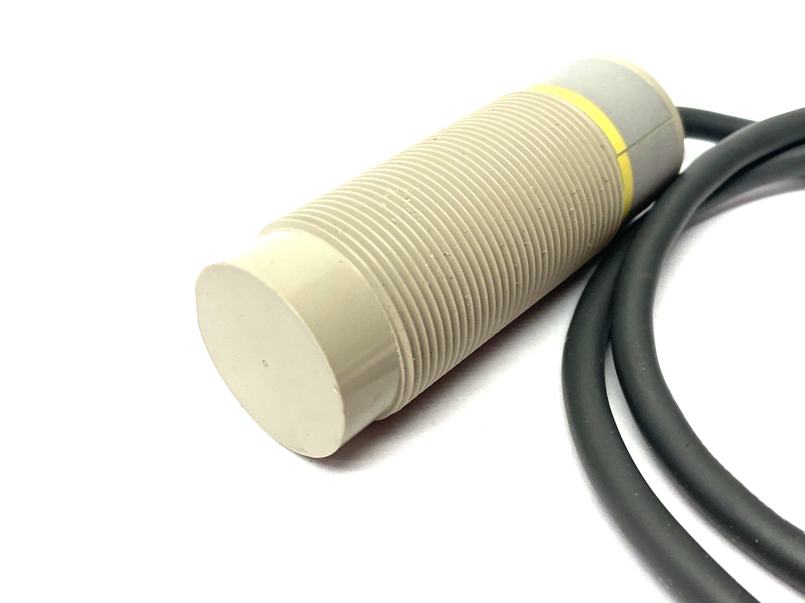 E2K-X15MY2 | Omron Capacitive Proximity Switch Cylinder type, M30 15mm - New – Open box - Maverick Industrial Sales