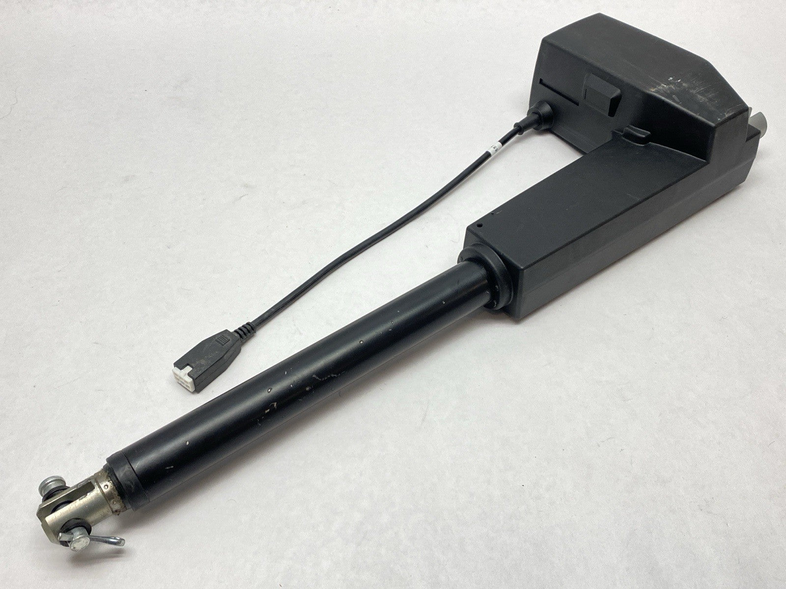31110H-10XXX52X | LTW Linak Careline Linear Actuator 2500N 8A 12VDC LA31-U677-02 - Used - Maverick Industrial Sales