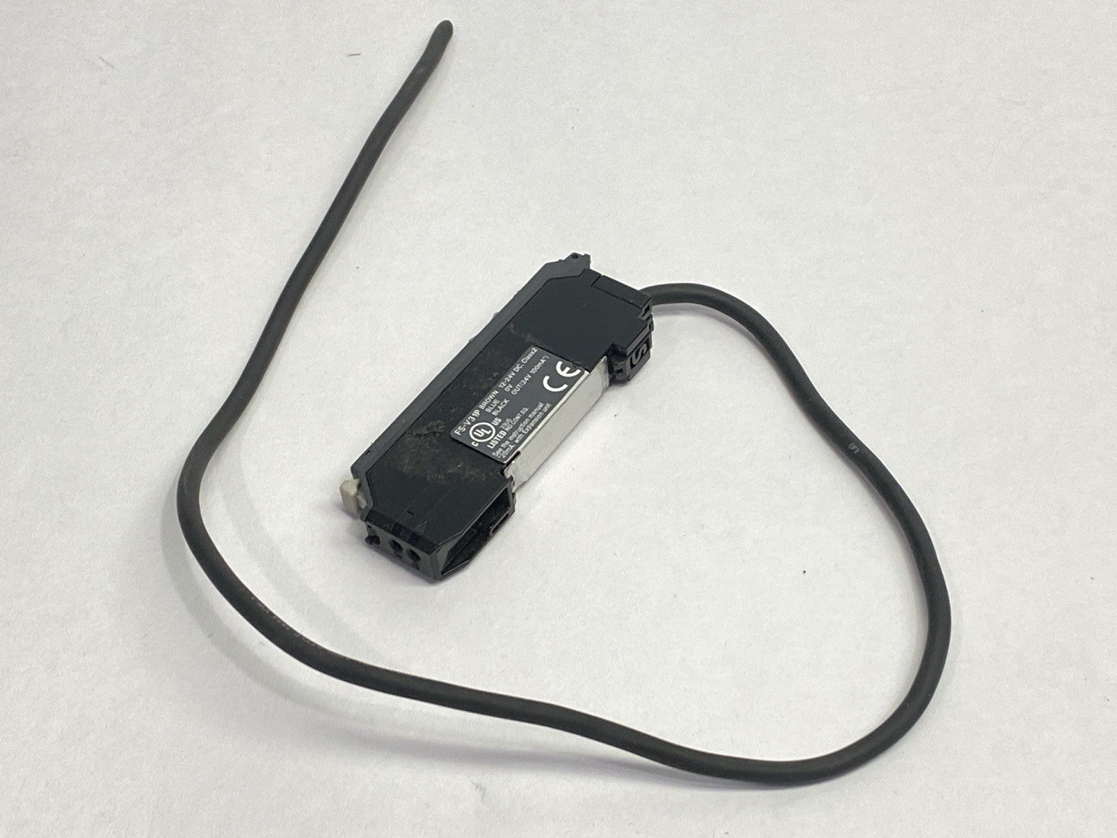 Keyence FS-V31P Fiber Amplifier Main Unit 16" Cable NO COVER - Maverick Industrial Sales