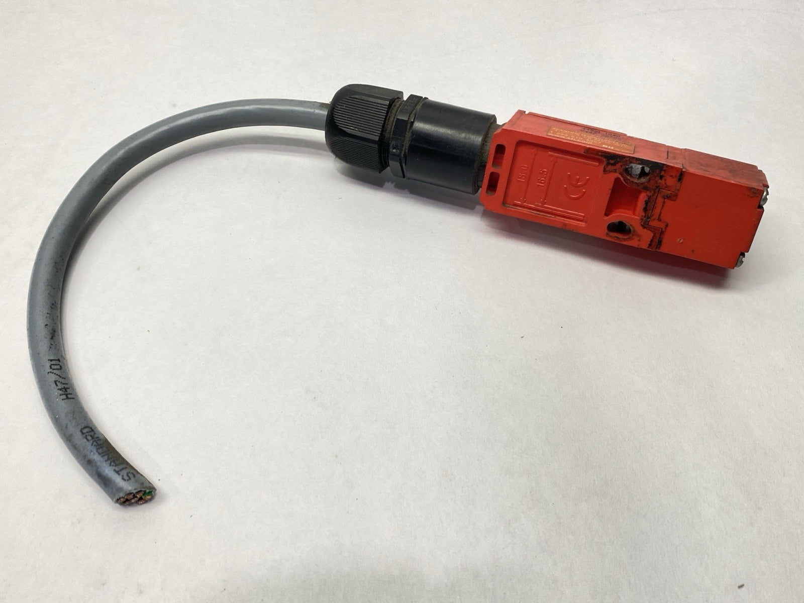 STI 44521-1040 T2007 Safety Switch Interlock CUT CORD - Maverick Industrial Sales