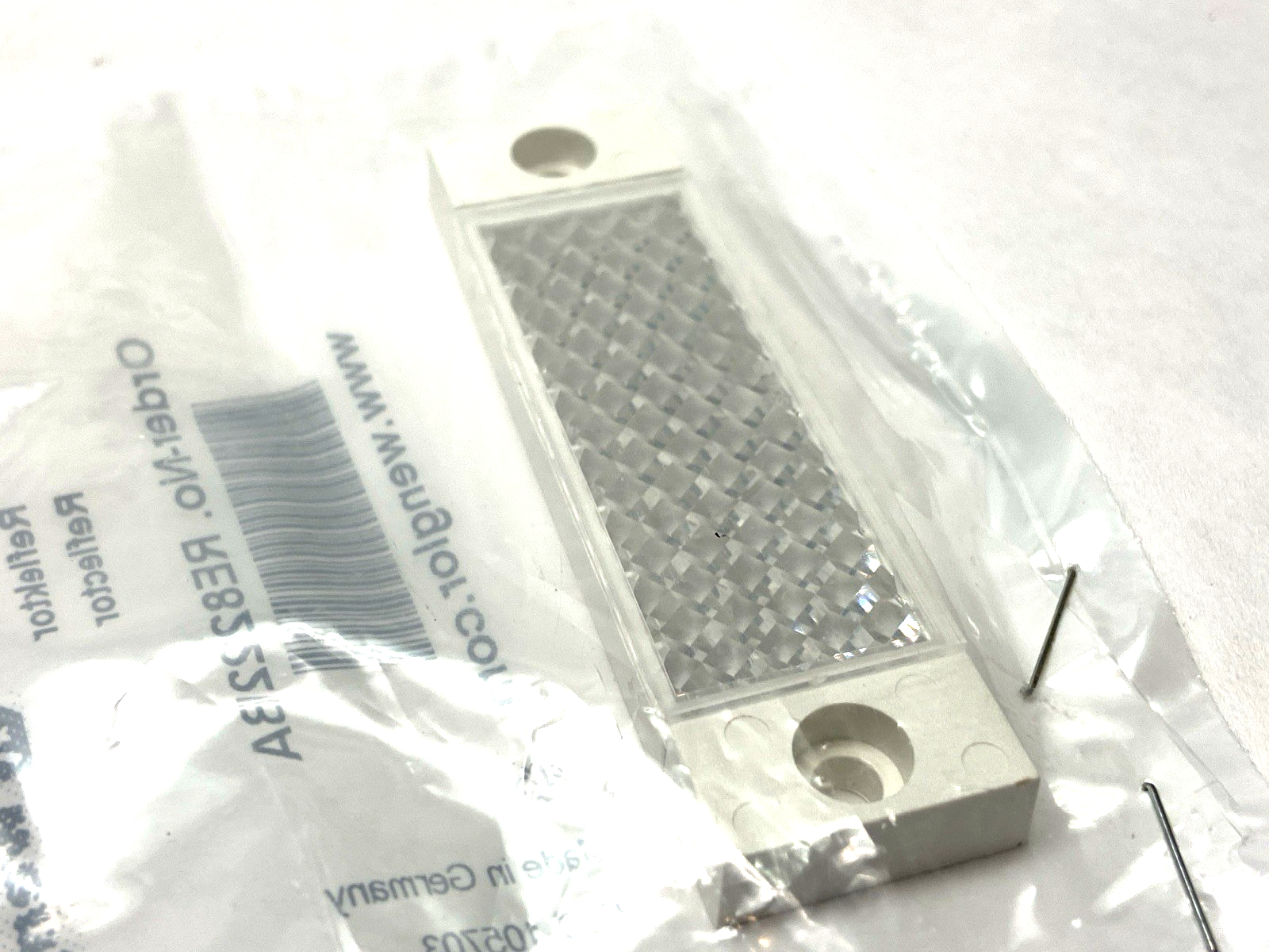 Wenglor RE8222BA Reflector - Maverick Industrial Sales