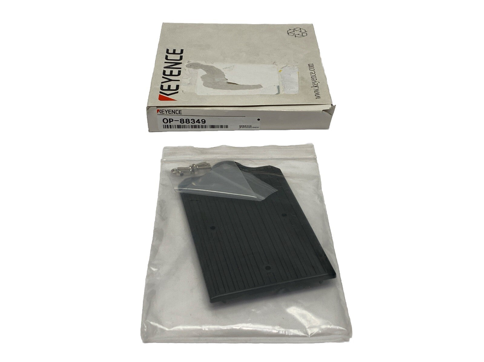 OP-88349 | Keyence Wall Mounting Adapter - New – Open Box - Maverick Industrial Sales