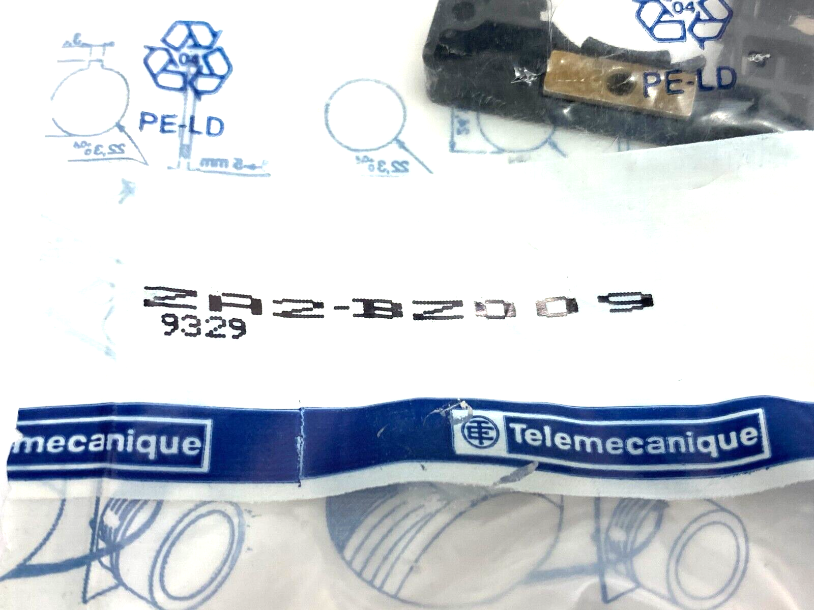 Telemacanique ZA2-BZ009 Button Collar Latch Clamp Black - Maverick Industrial Sales