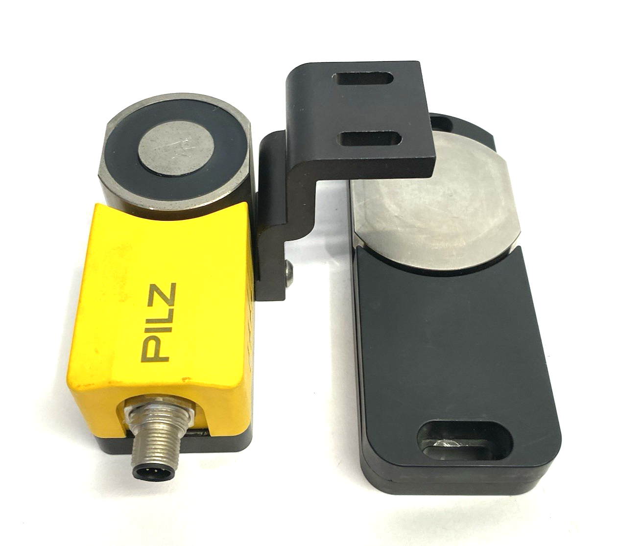 PSEN sl-0.5p 2.1 1switch | Pilz 570511 Guard Locking Safety Switch w/ 570521 - Used - Maverick Industrial Sales