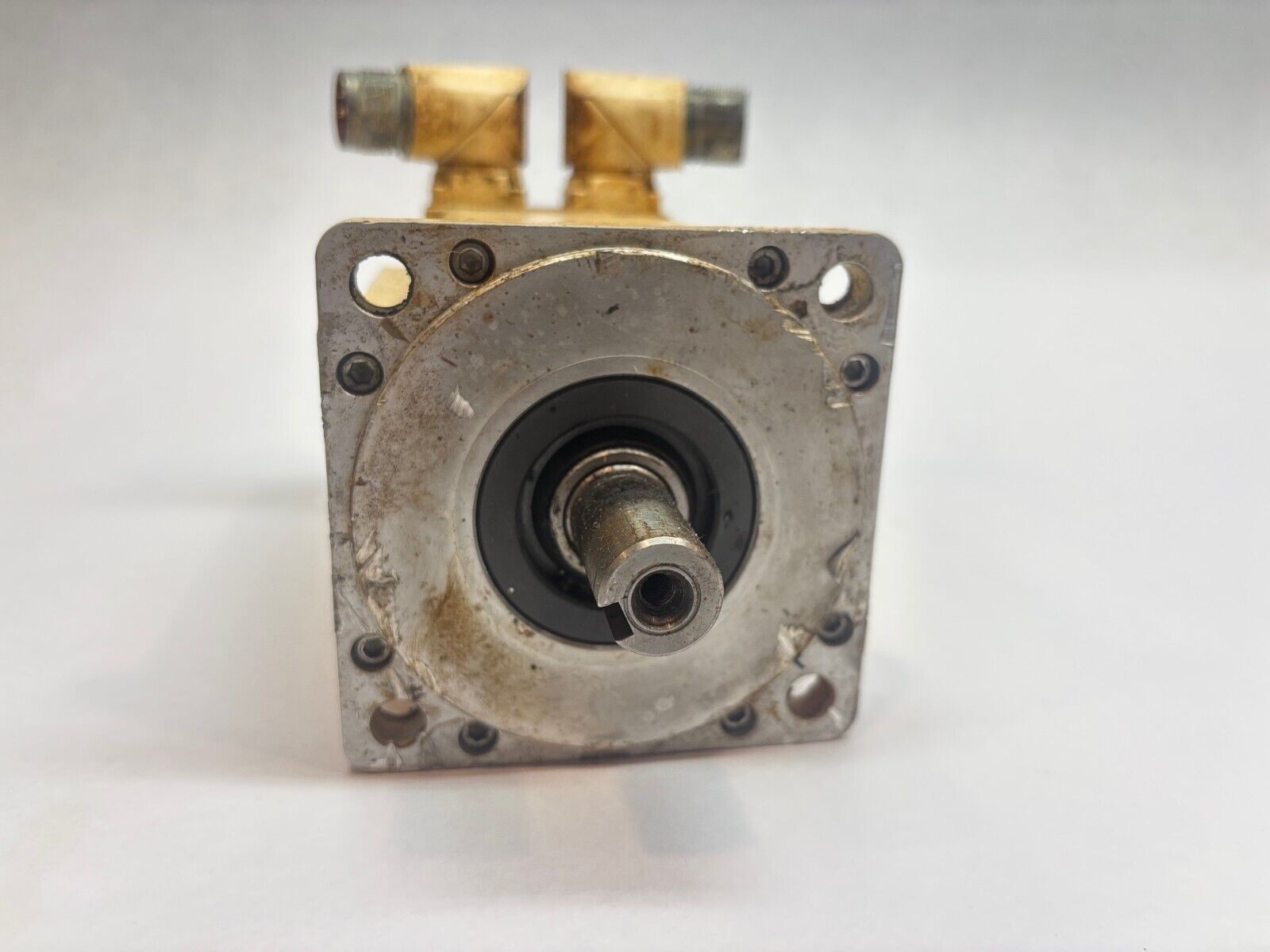 Allen Bradley MPF-B430P-SJ72BA Kinetix Inverter Duty AC Servo Motor Parts/Repair - Maverick Industrial Sales