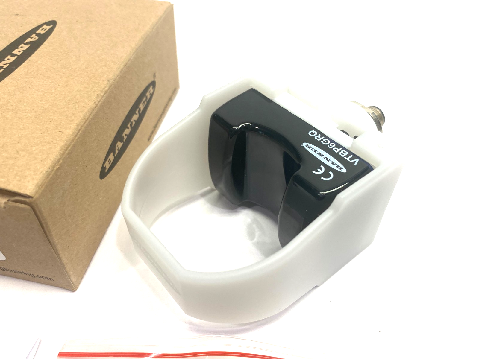 Banner VTBP6GRQ Illuminated Verification Touch Button 2-Color 5-Pin M12 75937 - Maverick Industrial Sales
