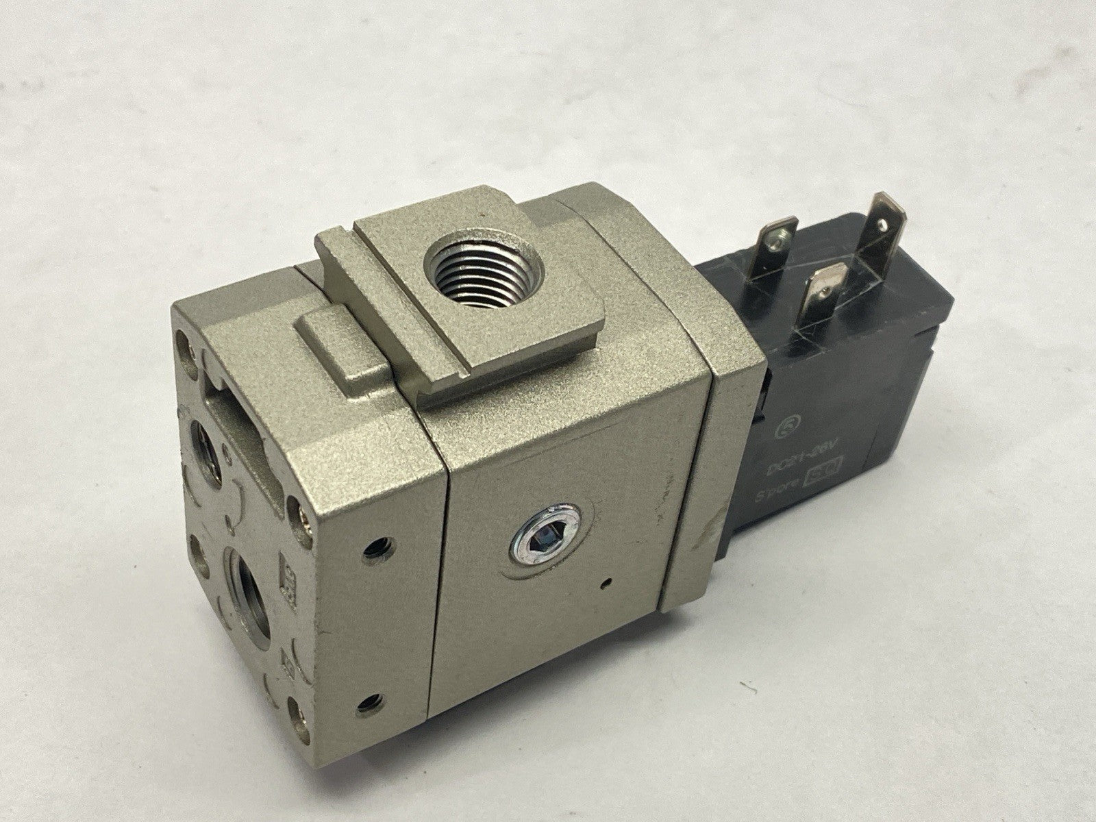 SMC AV2000-N02-5D Pneumatic Soft Start Valve 1/4" NPT - Maverick Industrial Sales