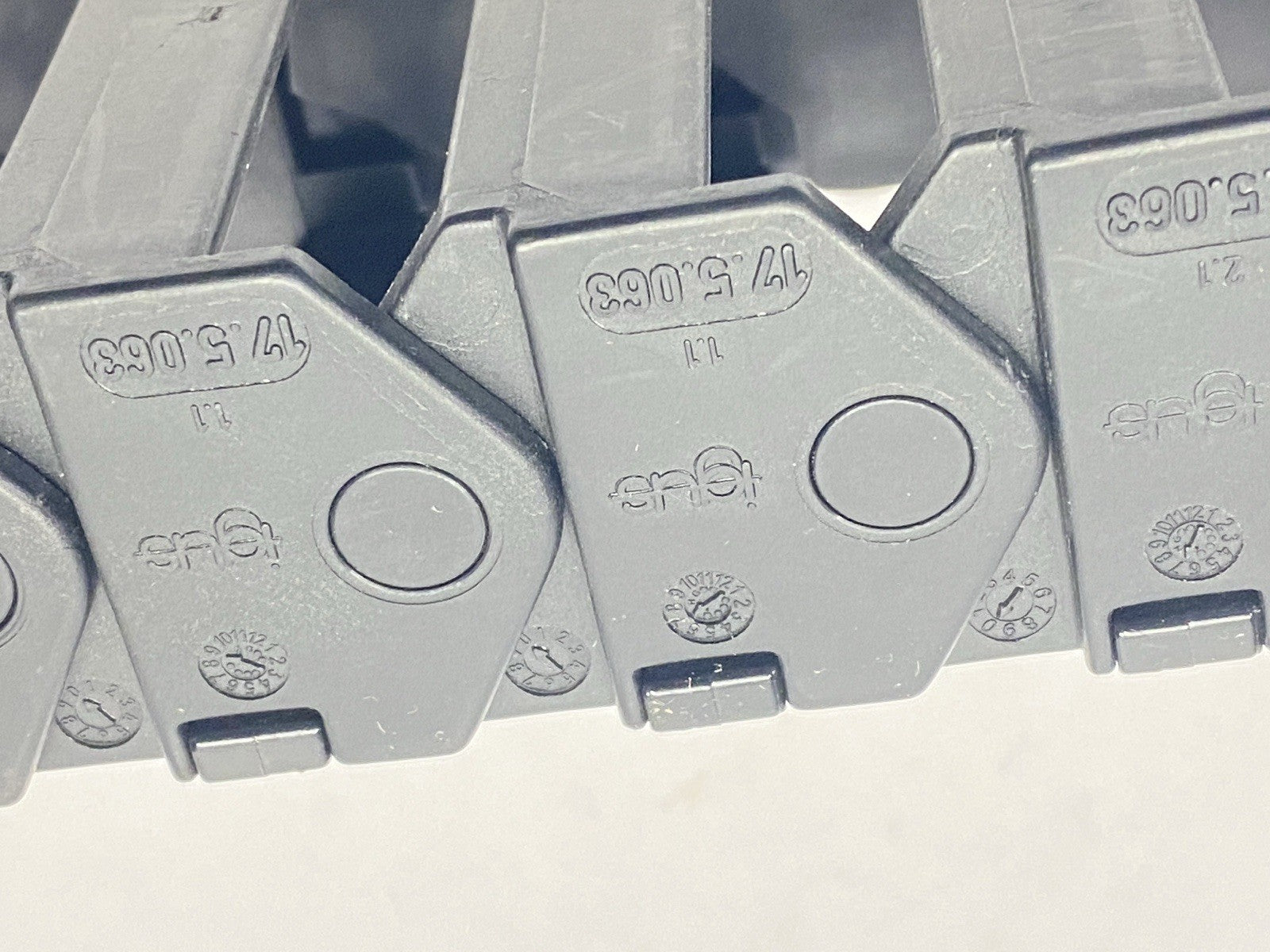 17.5.063.0 | Igus E-Chain Assembly 24 Links 2.4ft Length - New Other - Maverick Industrial Sales