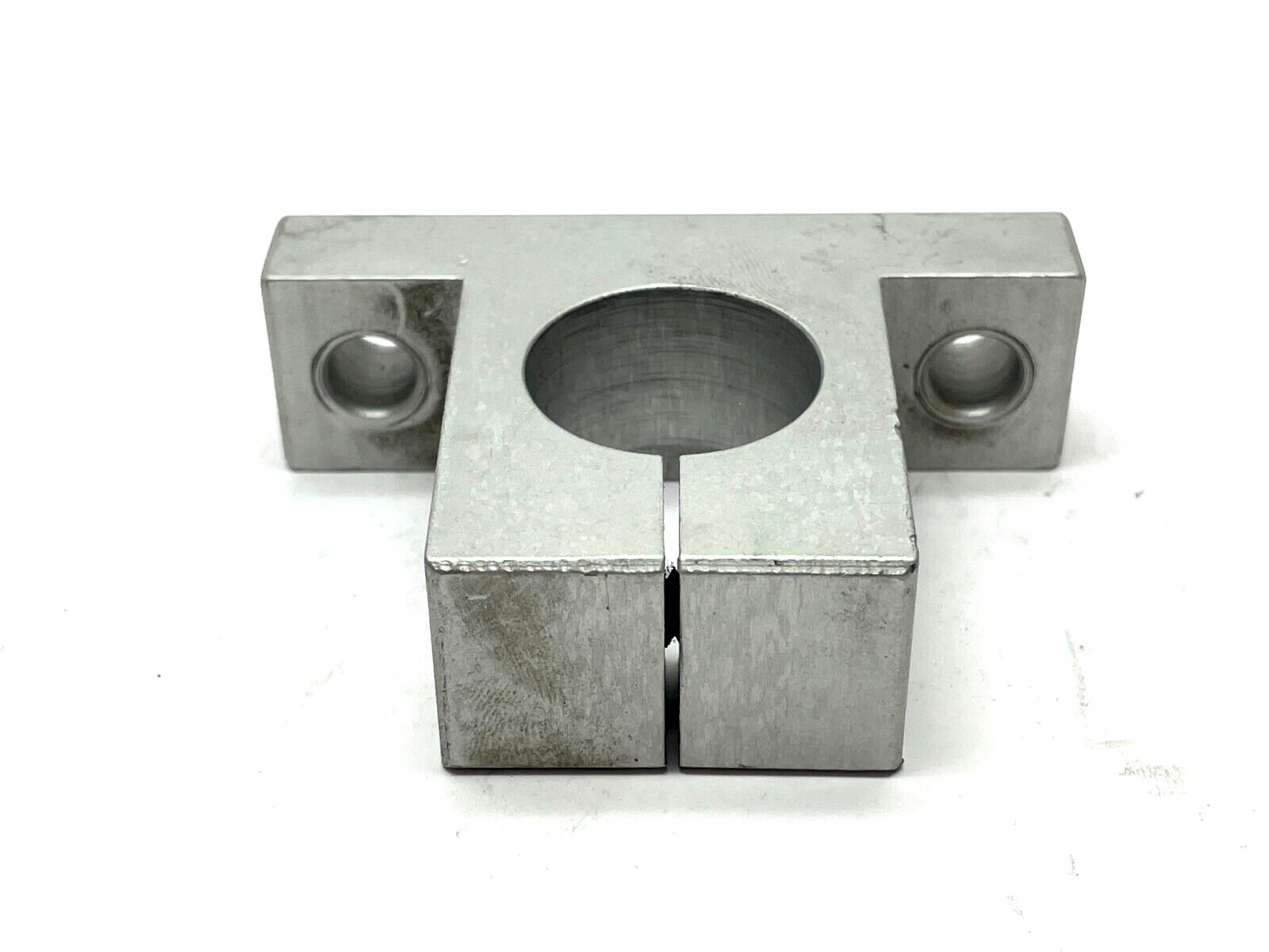 80/20 5870 Narrow Horizontal Stanchion Base 15 Series 1" - Maverick Industrial Sales