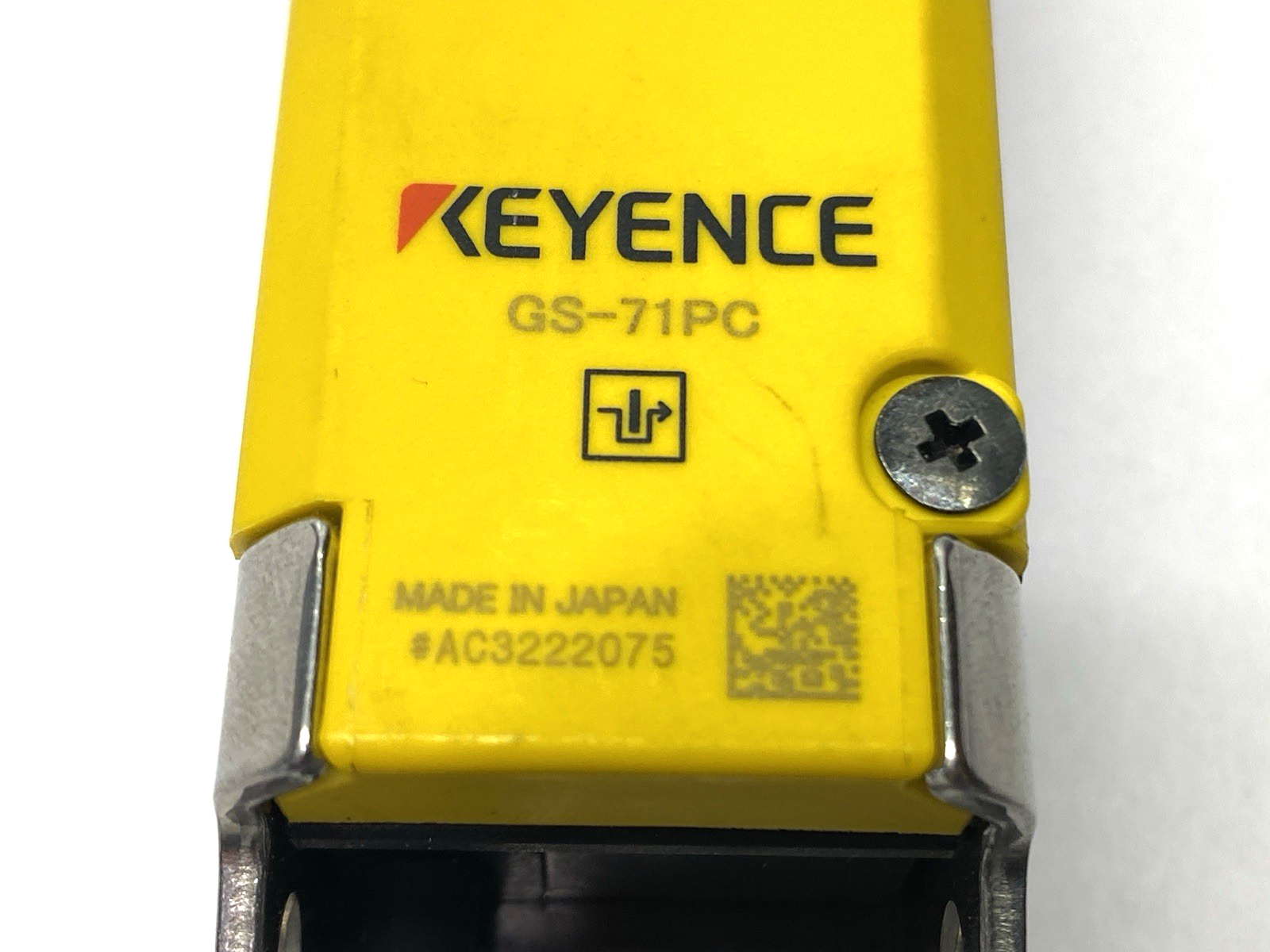 GS-71PC | Keyence Safety Interlock Switch Power-to-Lock M12 Connector - Used - Maverick Industrial Sales