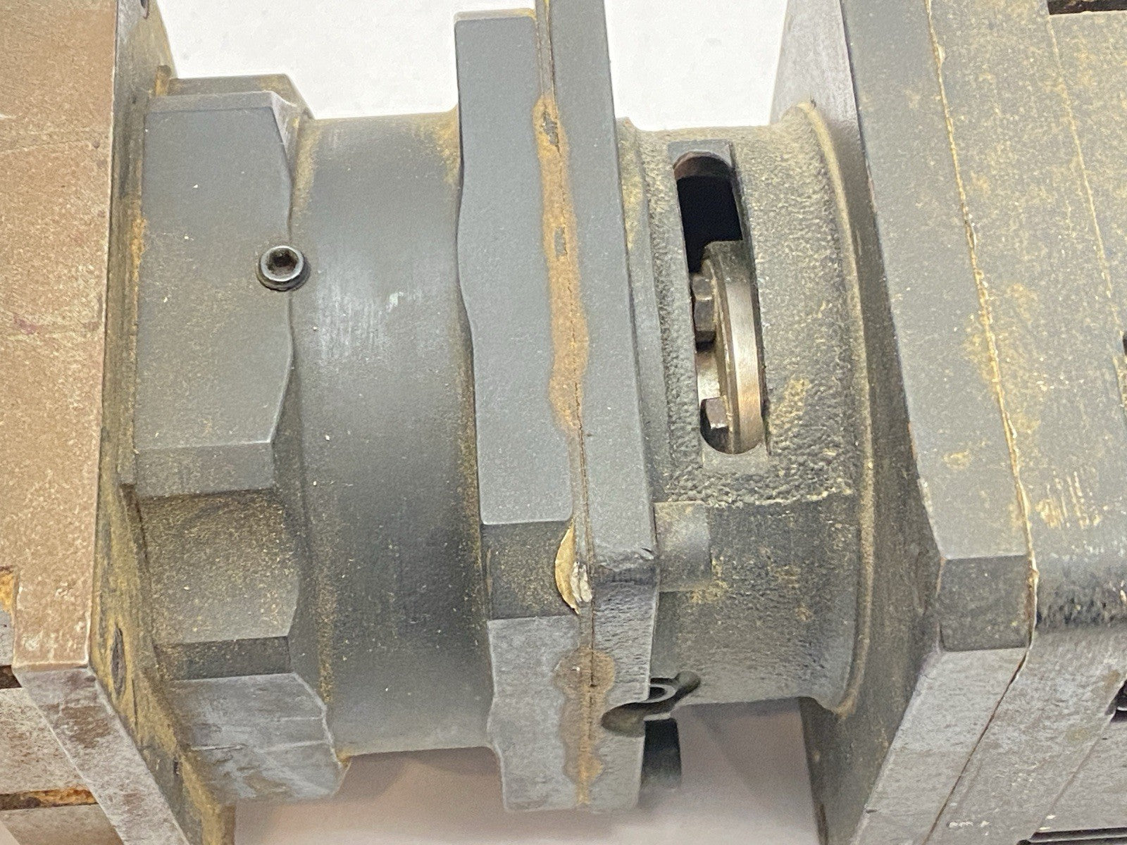 MDD090C-N-040-N2L-110GA0 | Indramat Servo Motor w/ Alpha SPF 110-MX1-8,2-40/110S01 - Used - Maverick Industrial Sales