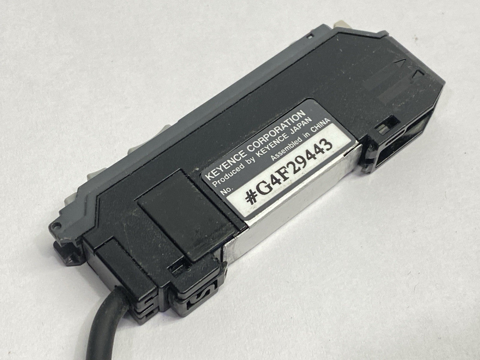 FS-V31P | Keyence Fiber Amplifier Main Unit 16" Cable NO COVER - Used - Maverick Industrial Sales