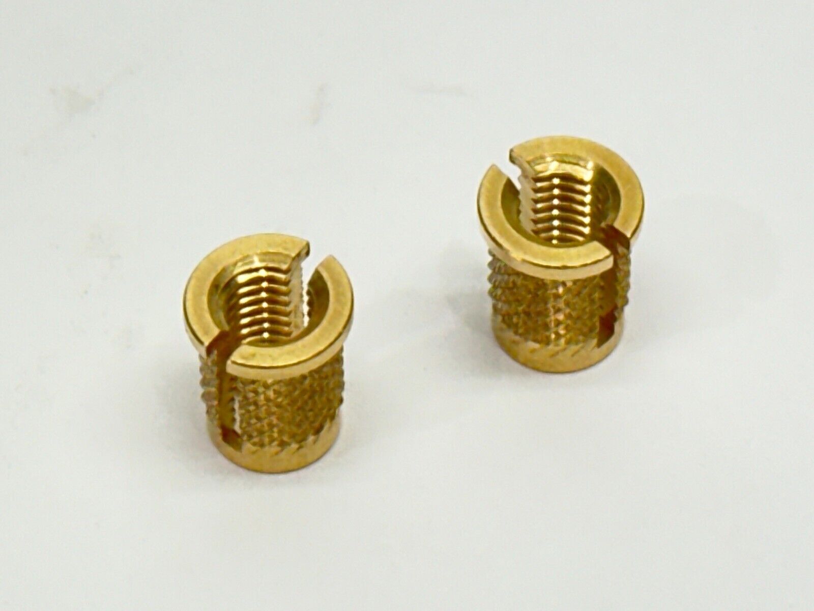 E-Z Lok 260-332-RS 10-32 Reverse Slot Press Insert Brass LOT OF 2 - Maverick Industrial Sales