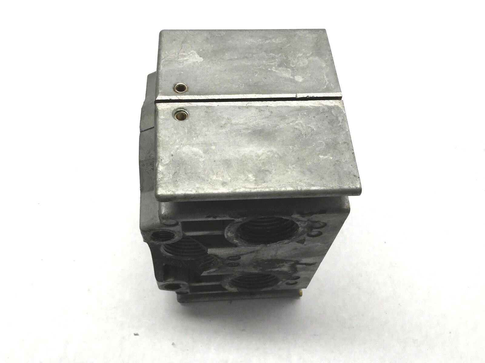 Rexroth P68431 Endplate Set - Maverick Industrial Sales