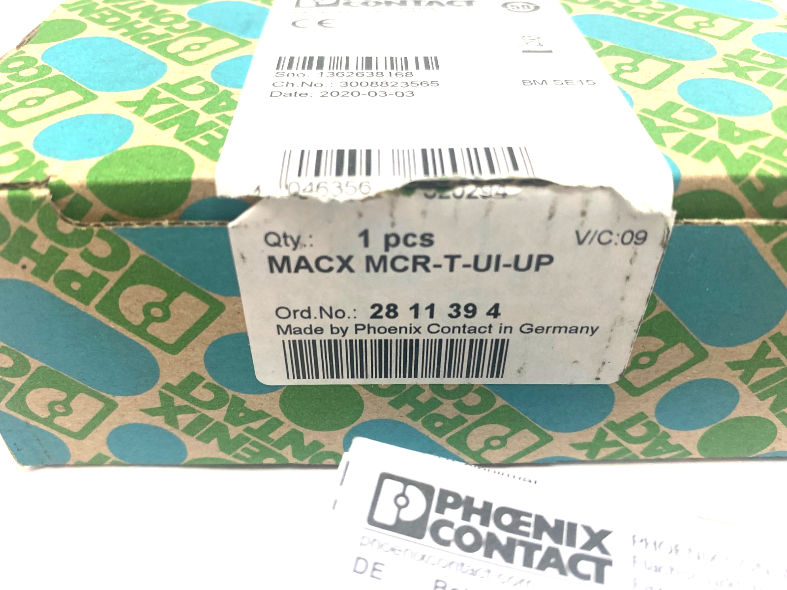 Phoenix Contact MACX MCR-T-UI-UP Prgmbl Temperature Measuring Transducer 2811394 - Maverick Industrial Sales