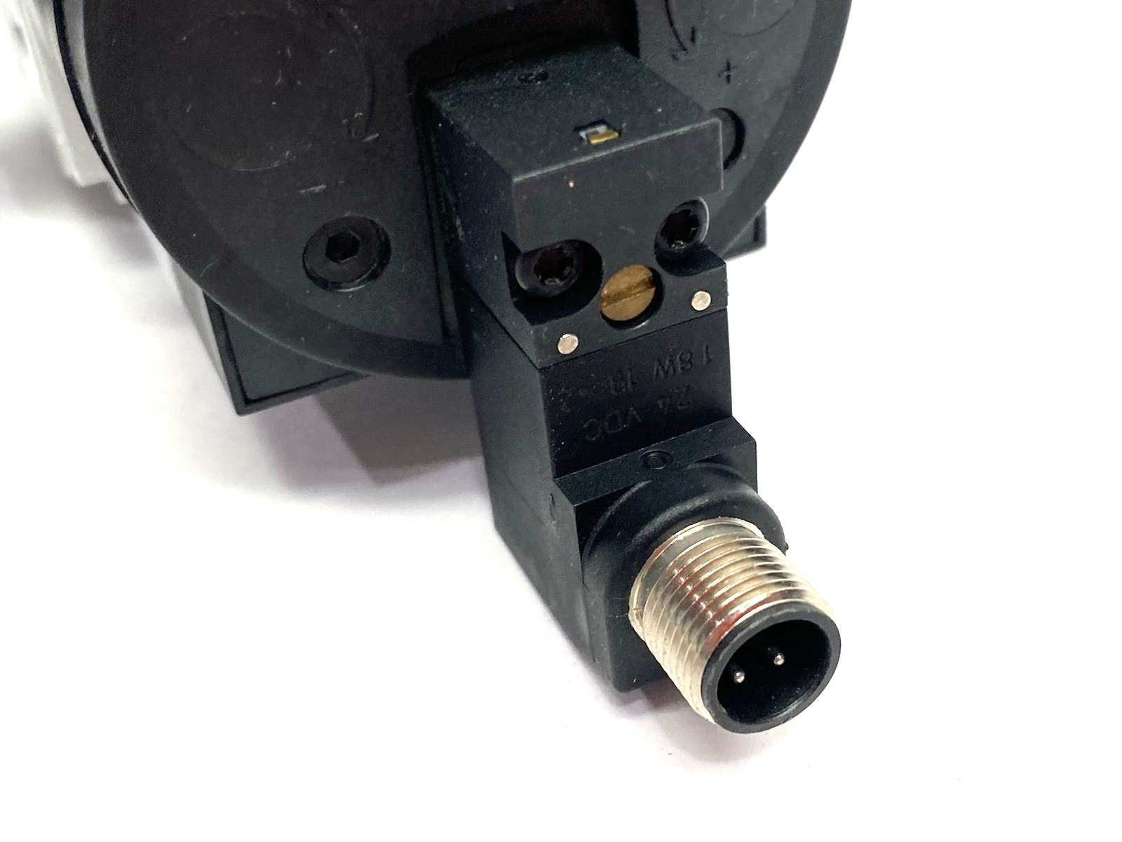 Festo MS6-EE-1/2-10V24P-S-AD7 On/Off Soft Start Valve, Built-In Switch 527682 - Maverick Industrial Sales