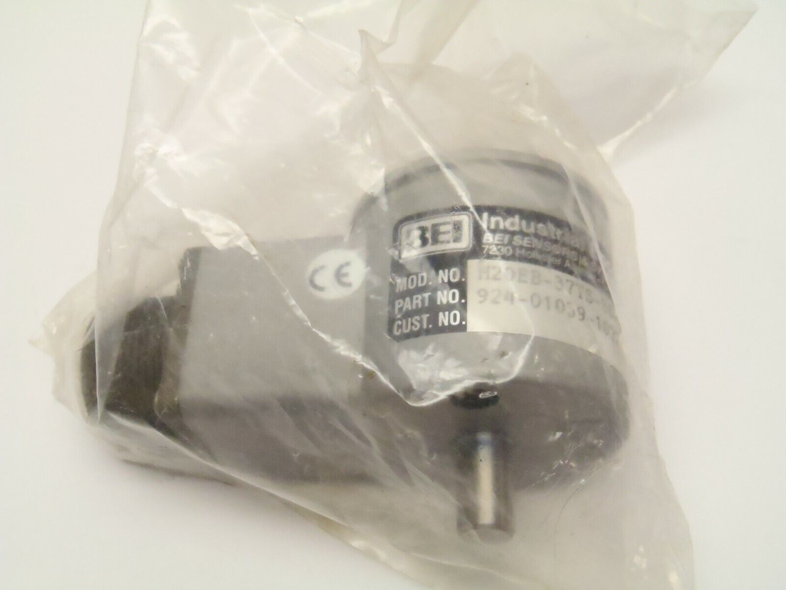 BEI 924-01039-1022 Rotary Encoder H20EB-37TS-SS-250-ABZC-26LS31-SM18-5V - Maverick Industrial Sales