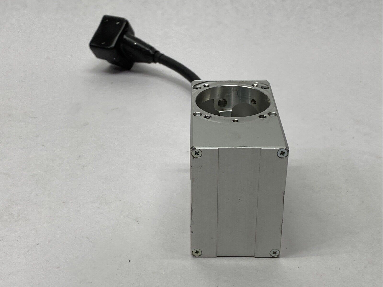 IAI RCP2-RTB-I-28P-30-330-P3-M Rotary Actuator 330 Degree 24VDC - Maverick Industrial Sales