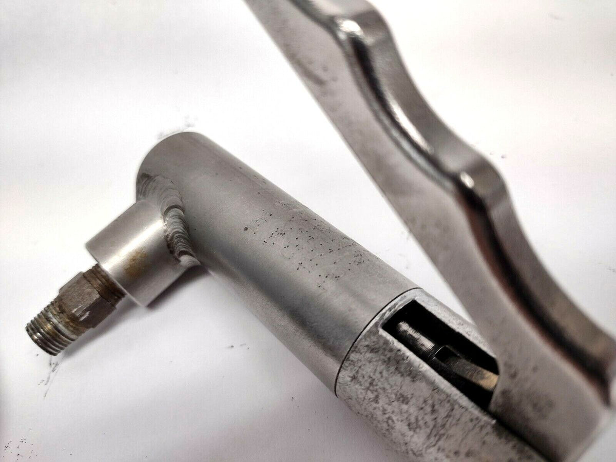 17H-40202-021-1BB0 | FasTest 750 PSI Lever/Pneumatic Activated for Female Threads - Used - Maverick Industrial Sales