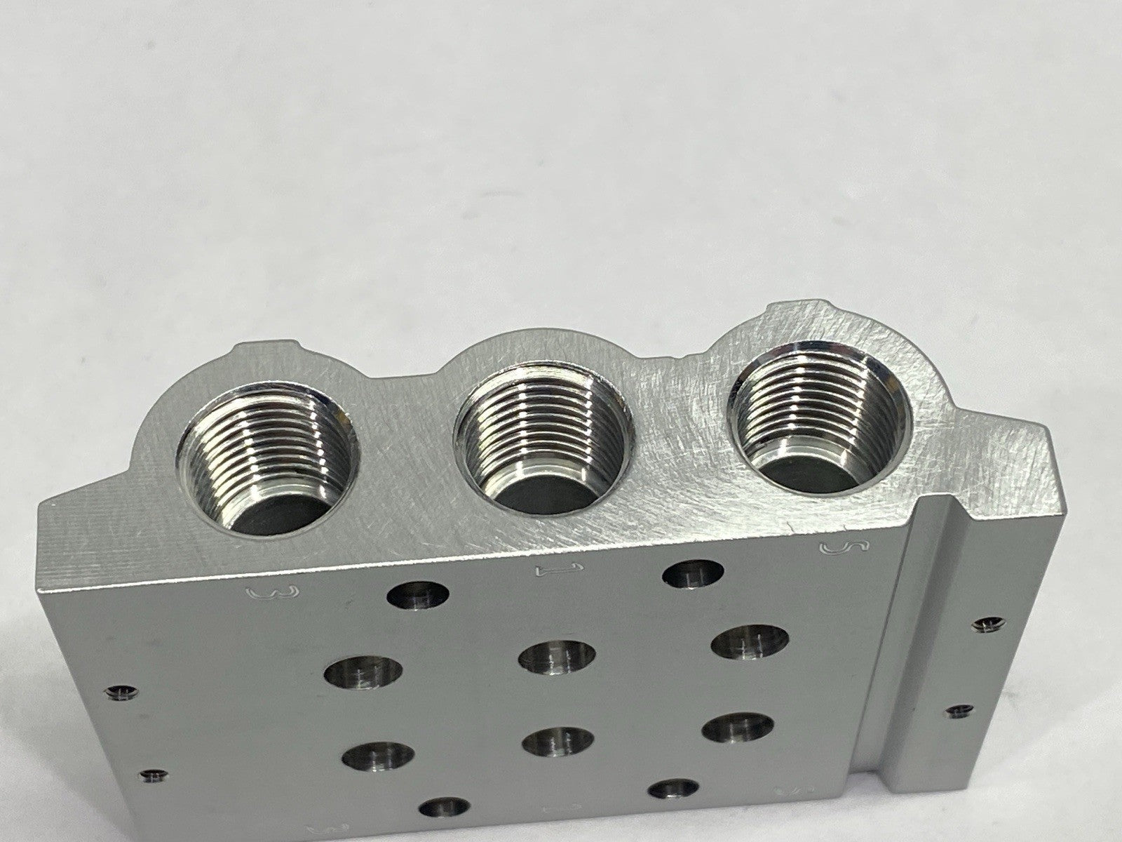 Festo VABM-L1-14S-G14-2 Manifold Rail 566618 - Maverick Industrial Sales