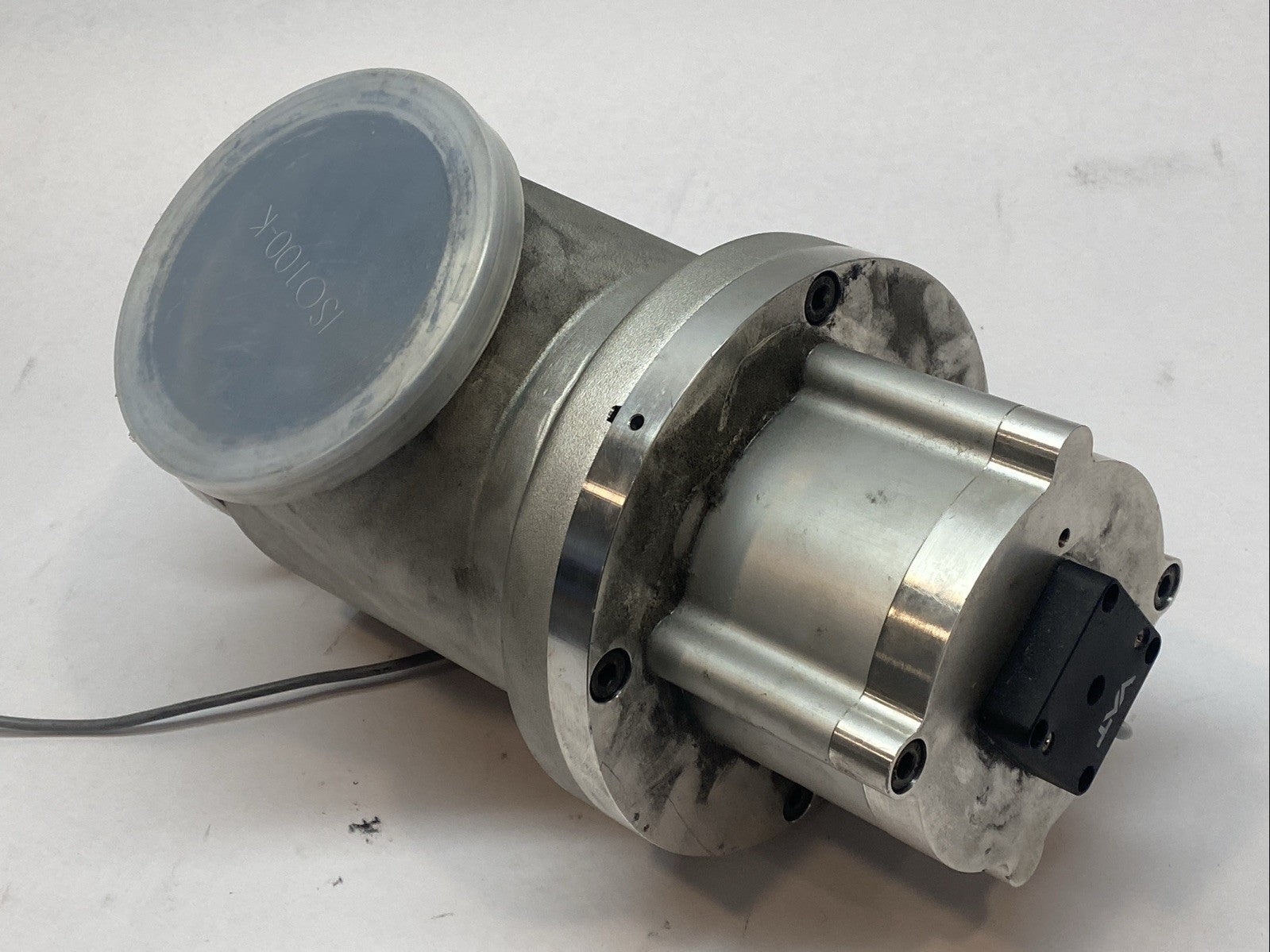 2440-QA21-0001-0120 | VAT Valves HV Angle Valve DN100 ISO-K Pneumatic NC - For parts or not working - Maverick Industrial Sales