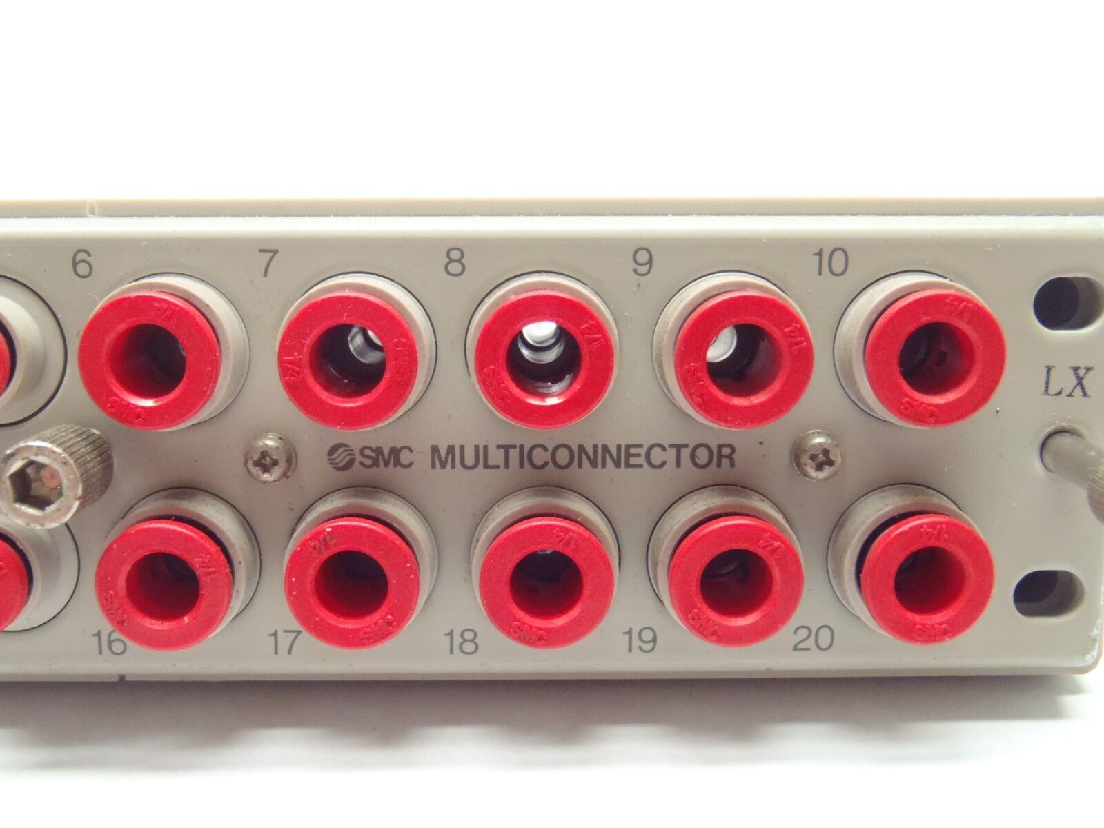 SMC KMD-20 20 Port Multiconnector 4mm 5/32 1/4 Connectors - Maverick Industrial Sales