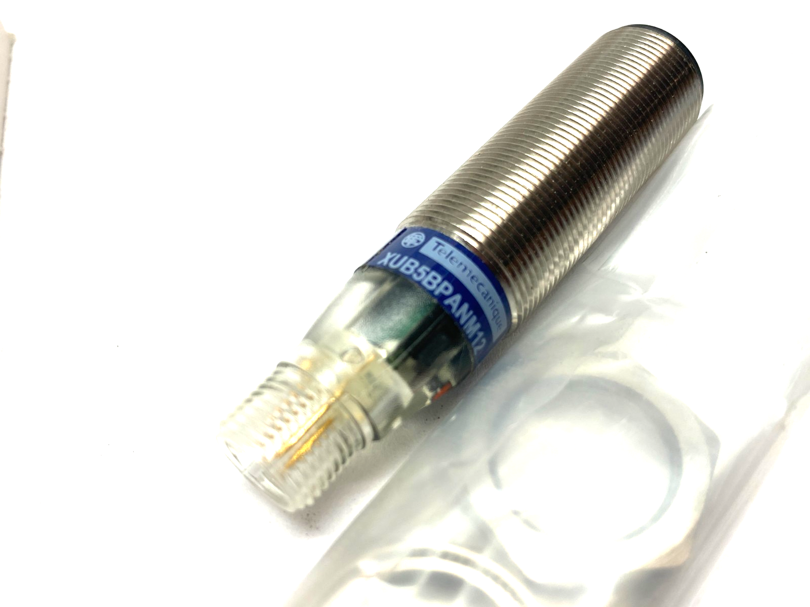 Telemecanique XUB5BPANM12 Photoelectric Proximity Sensor, XU, XUB, Diffuse - Maverick Industrial Sales