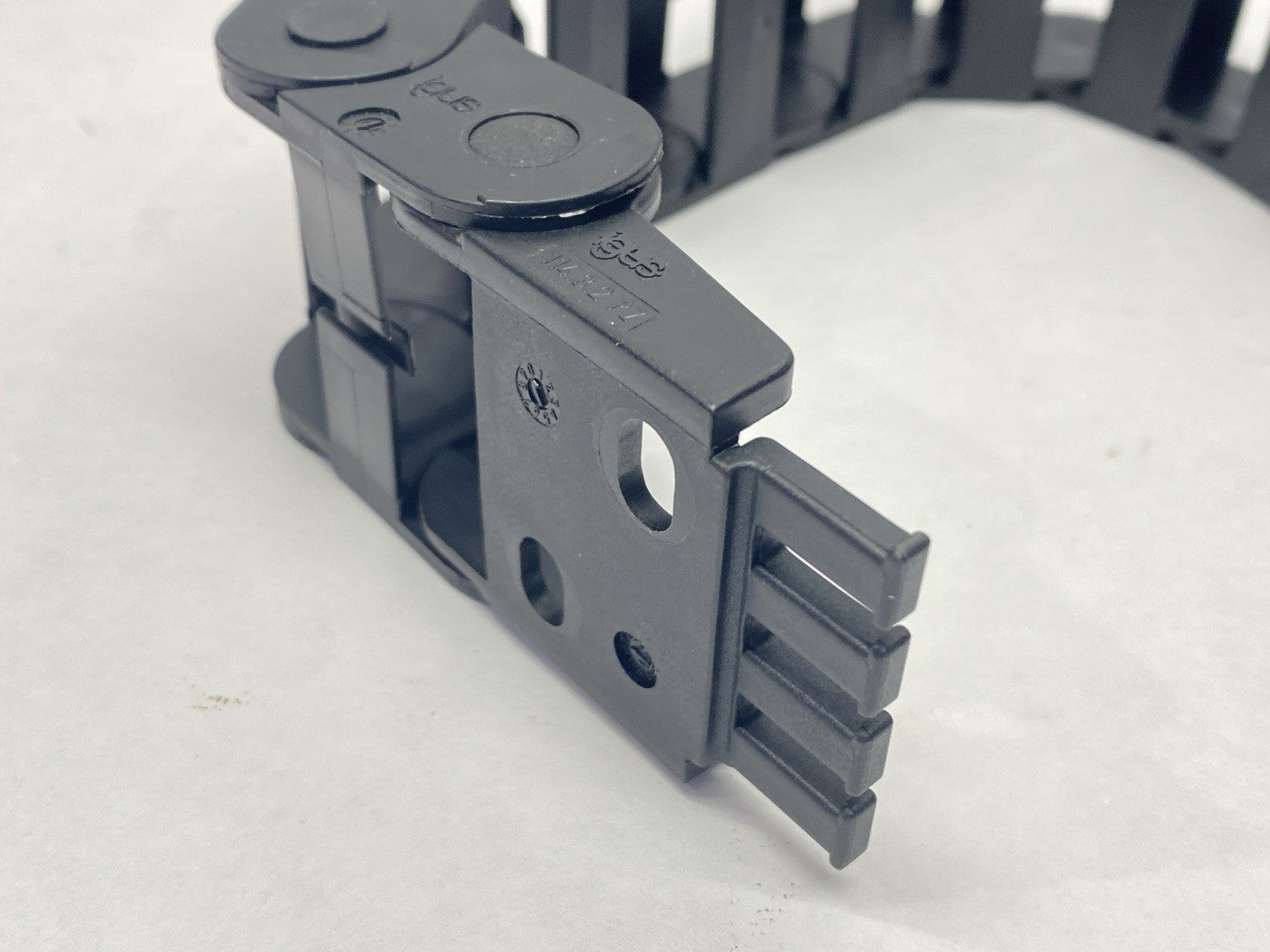 E14.3.028.0 | Igus E14 Series Energy Chain 14 Links 1.4ft Length w/ 114-3-12PZ-A1 - New Other - Maverick Industrial Sales