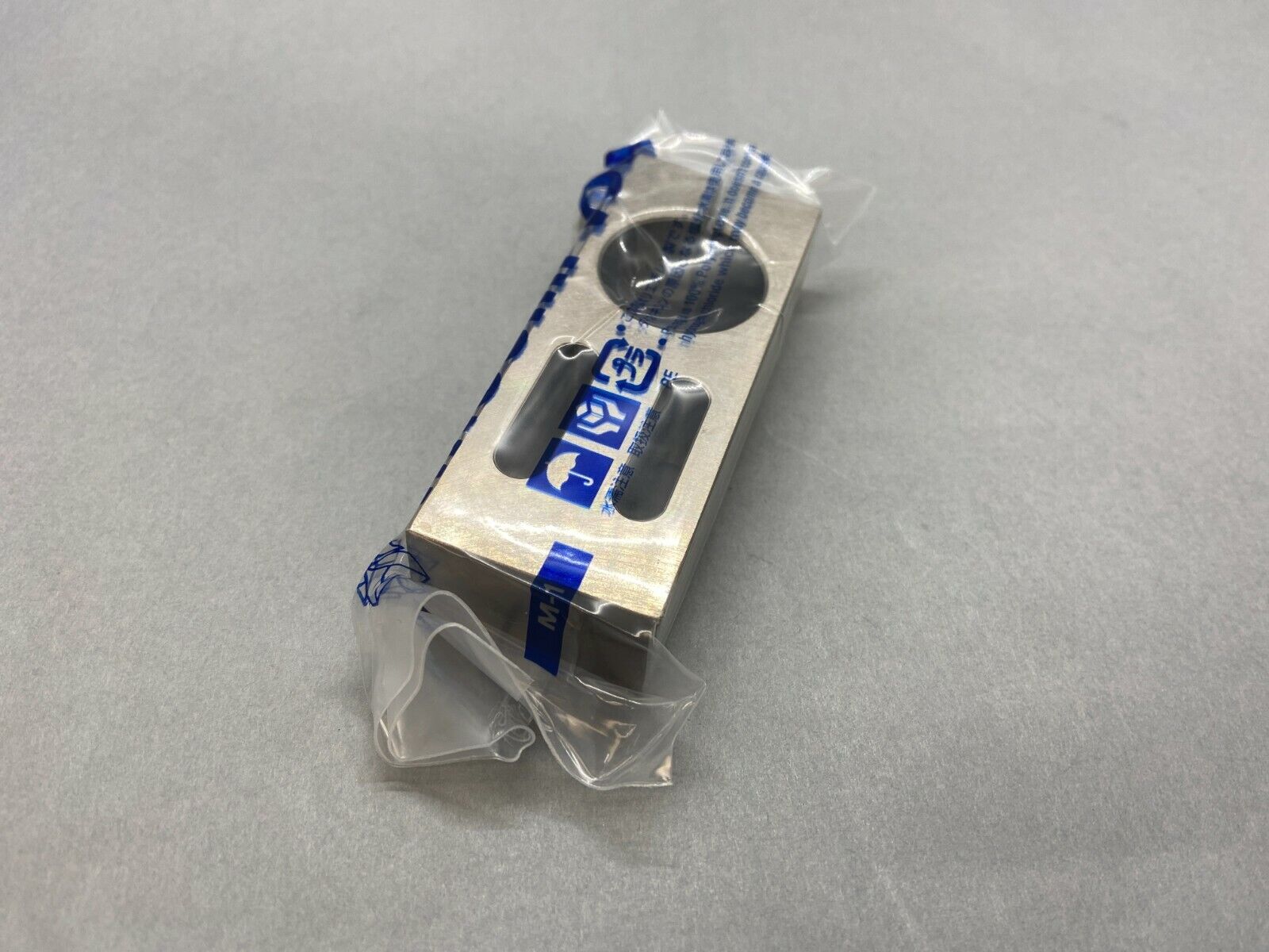 MiSUMi MMCU25 Slotted Hole Strut Clamp 25mm Post Diameter - Maverick Industrial Sales