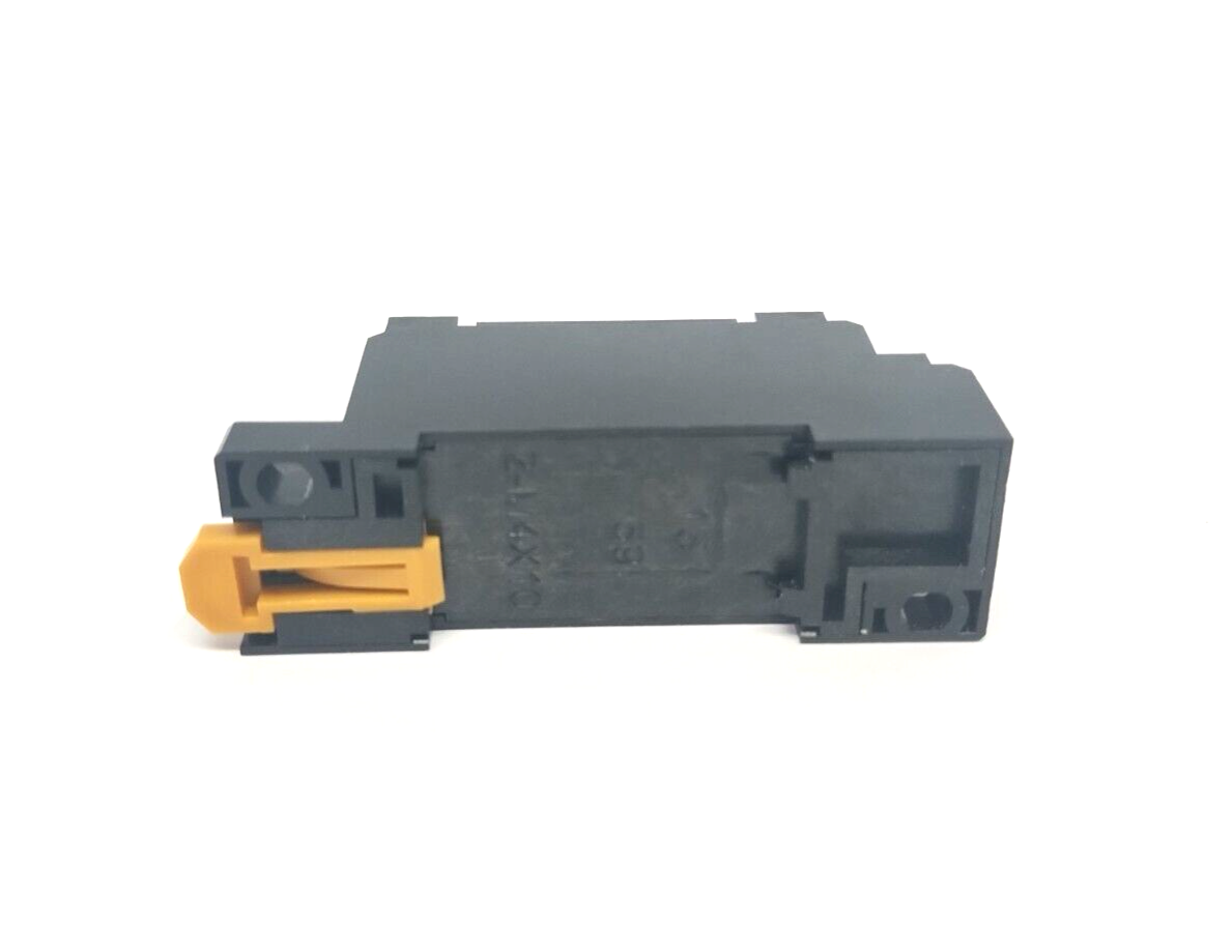Omron PYF08A-E Relay Socket, 8-Position Plug-In Relay Base 250VAC 7A LOT OF 5 - Maverick Industrial Sales