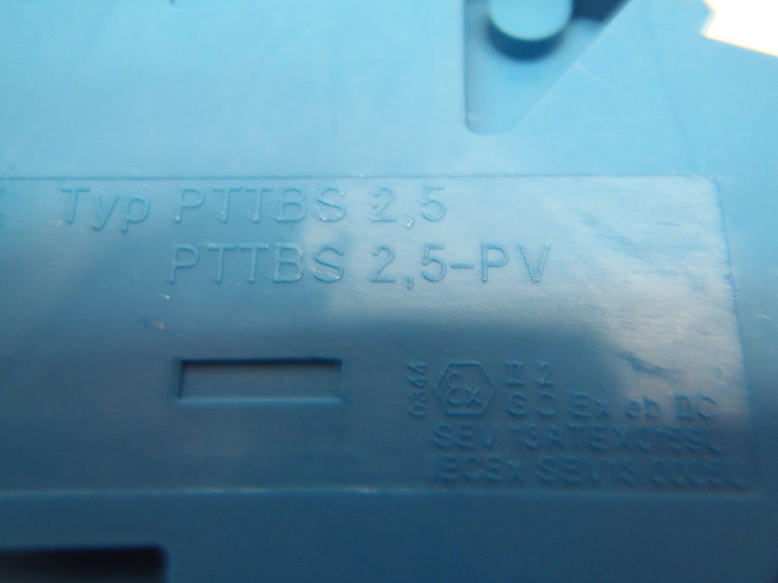 Phoenix Contact Typ PTTBS 2,5 PTTBS 2,5-PV Blue Terminal Blocks 500V LOT OF 20 - Maverick Industrial Sales