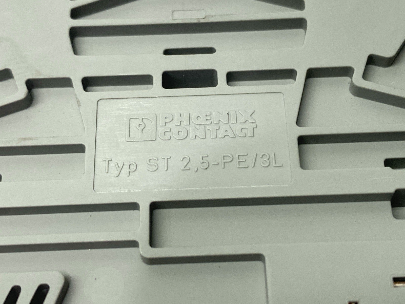 3036055 | Phoenix Contact ST 2,5-PE/3L Four-Level Motor Terminal Block LOT OF 5 - Used - Maverick Industrial Sales