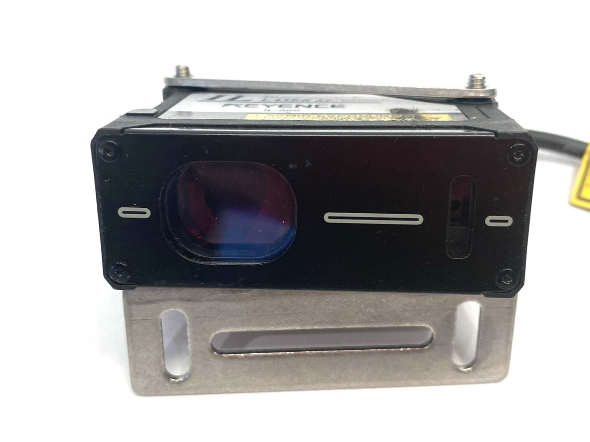 | Keyence IL-300 CMOS Multi-Function Analog Laser Sensor, 300mm Ref. Distance - Used - Maverick Industrial Sales