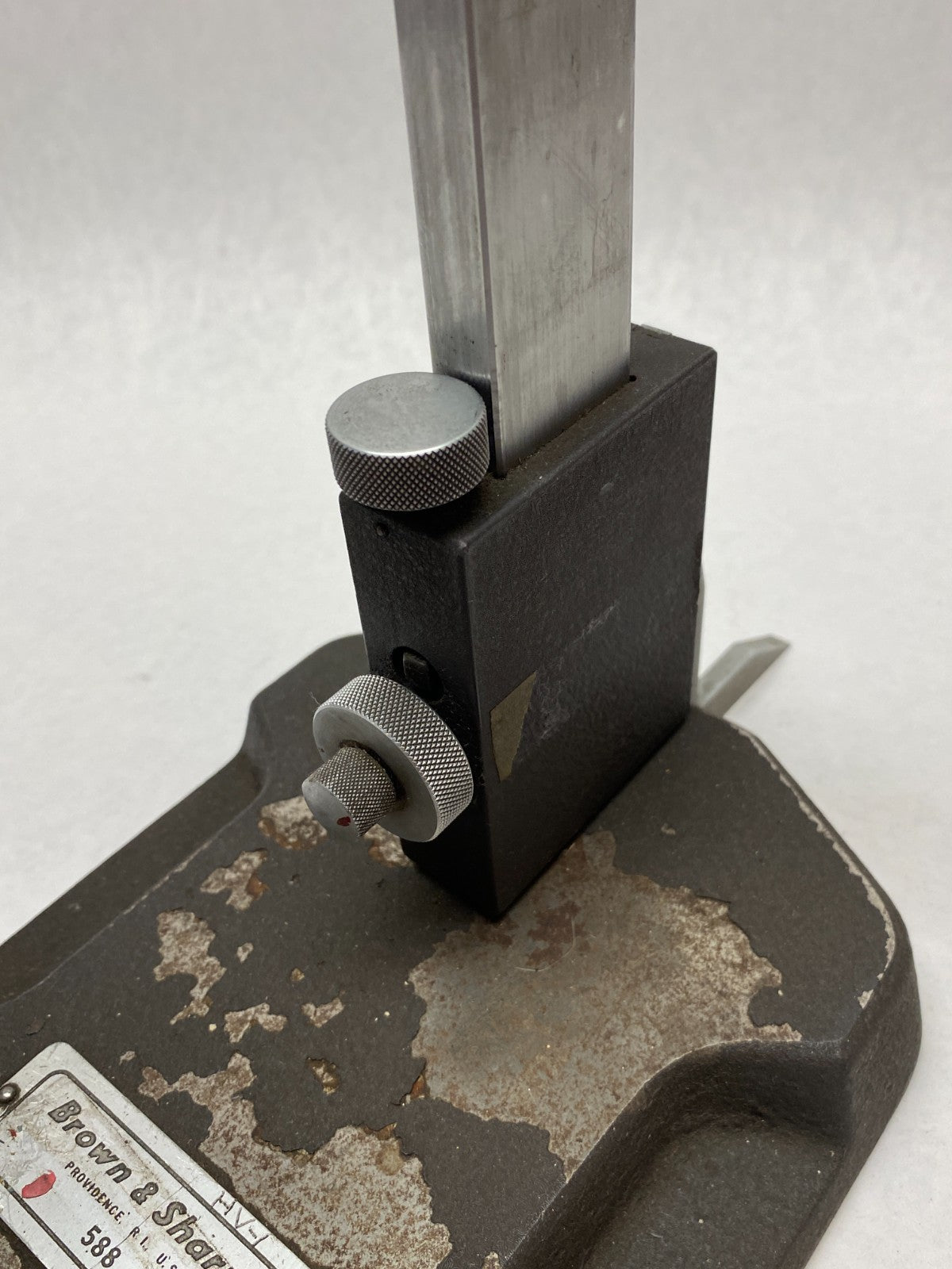 Brown & Sharpe 588 Benchtop 40" Height Gage - Maverick Industrial Sales