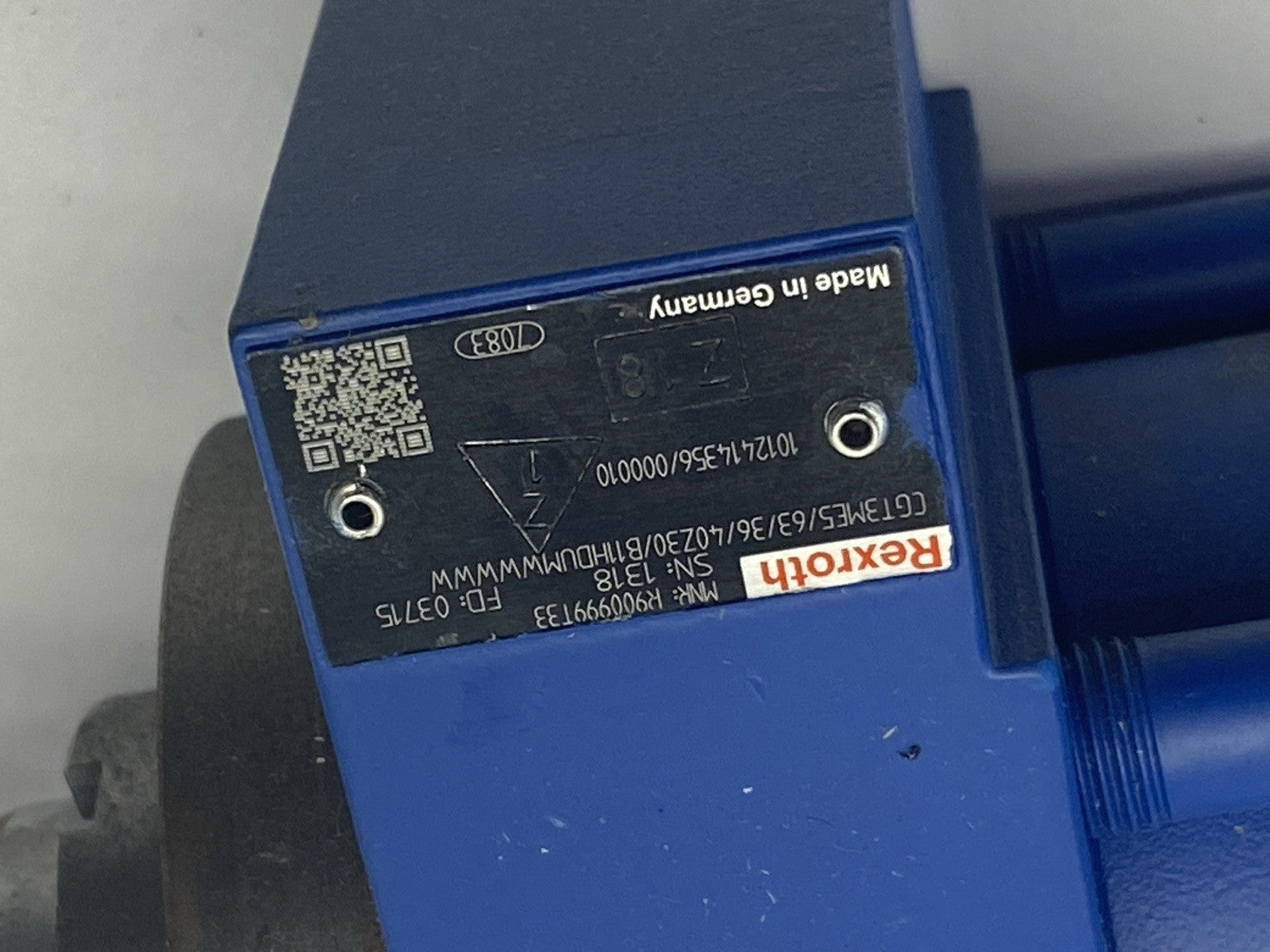 Bosch Rexroth R900999T33 Hydraulic Cylinder CGT3 Series 3X KONFIG - Maverick Industrial Sales