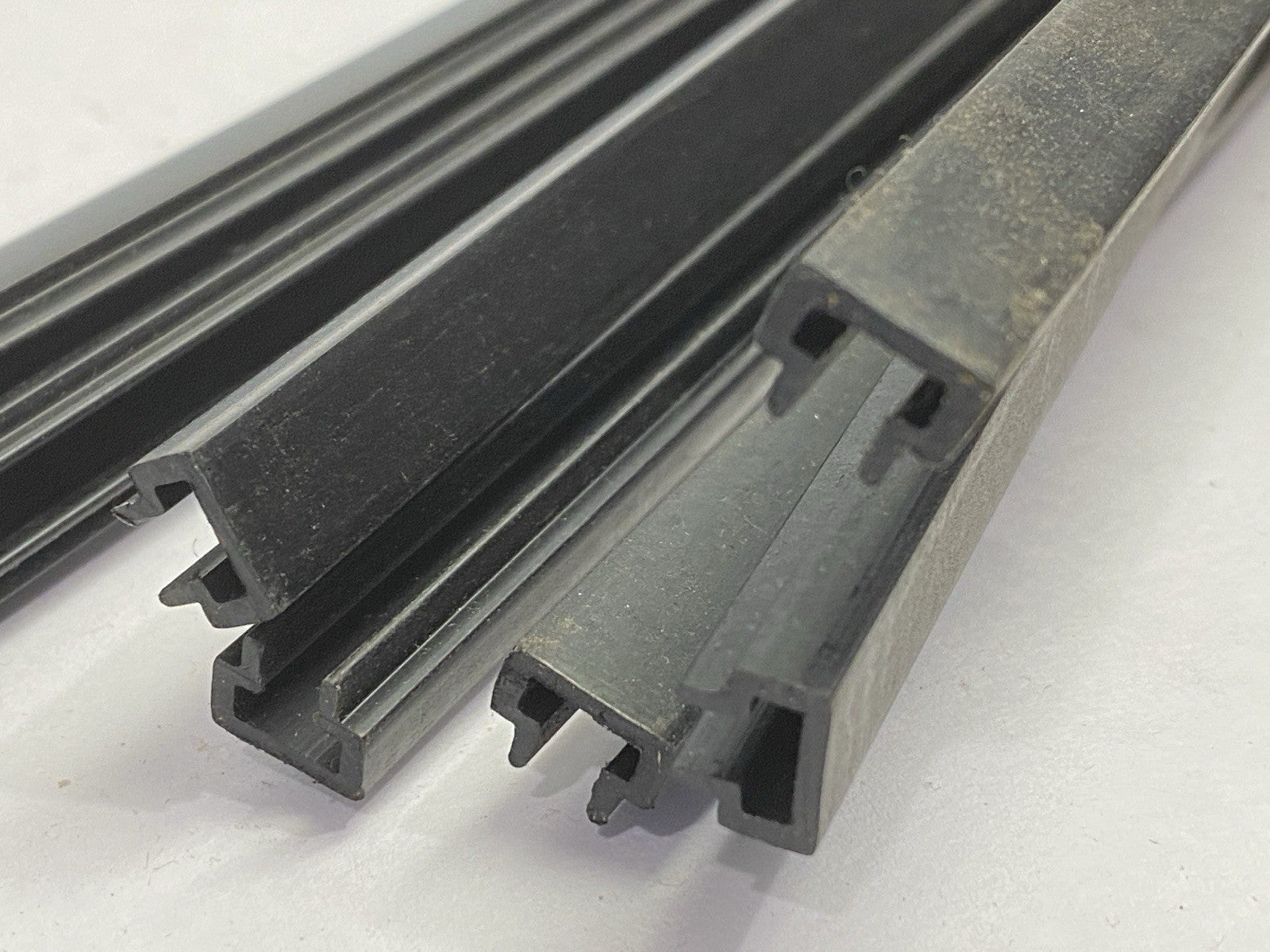 3 842 993 066 | Bosch Rexroth 3842993066 Slide Profile GP 2/R /C 1232mm Length LOT OF 8 - New – Open box - Maverick Industrial Sales