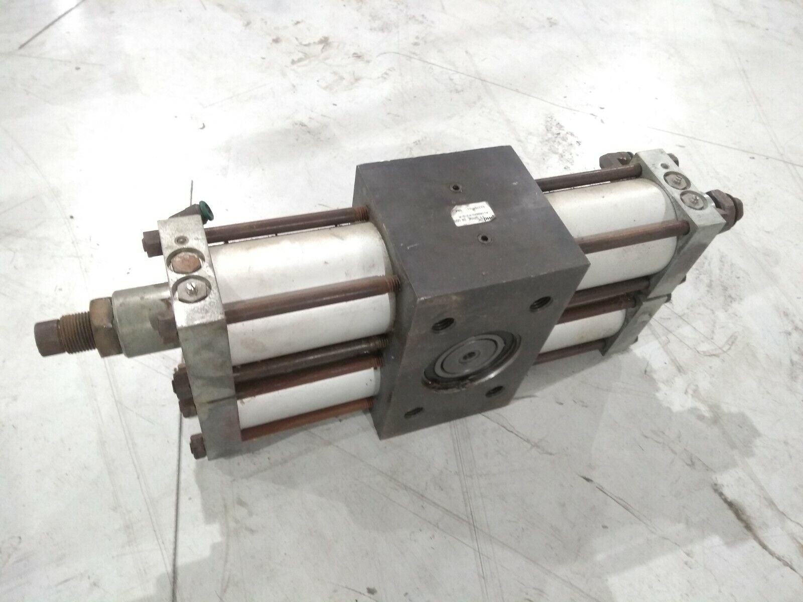 PHD Inc R11A8090-P2-D-A-M Heavy Duty Keyed Shaft Rotary Double Cylinder - Maverick Industrial Sales