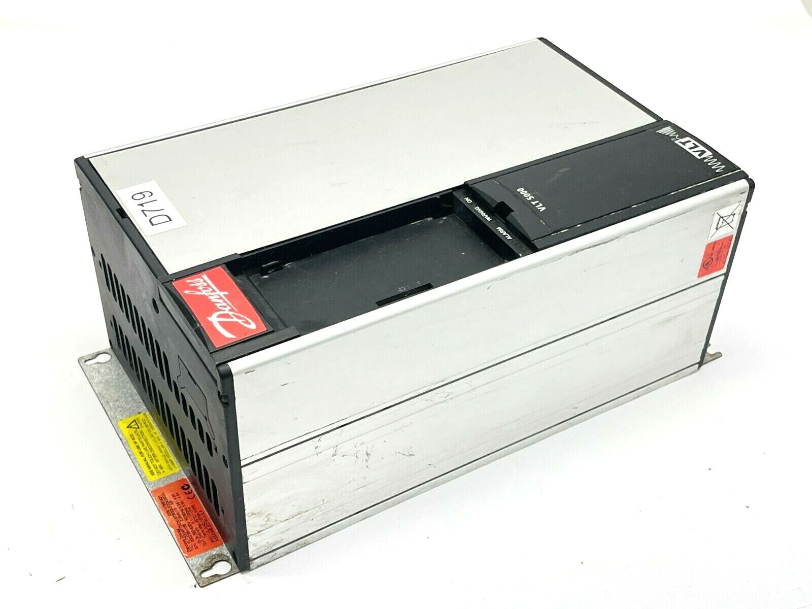 Danfoss VLT5004PT5CN1STR3DLF20A00C0 VLT 5004 Variable Speed Drive 3HP NO KEYPAD - Maverick Industrial Sales