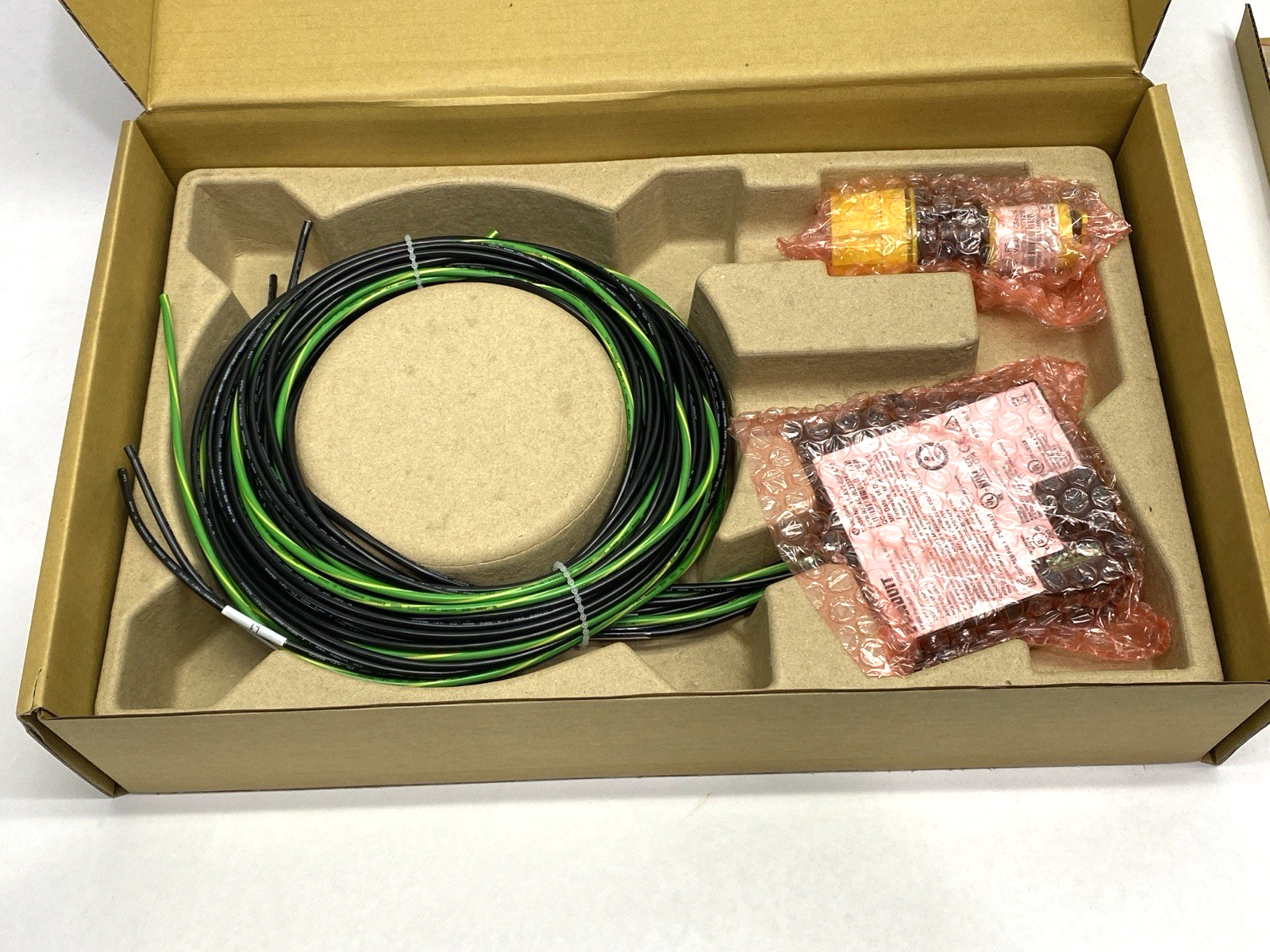 VS-AVT-C08-L10 | Panduit VeriSafe 1.0 Absence of Voltage Tester 8' System Cable - New – Open box - Maverick Industrial Sales