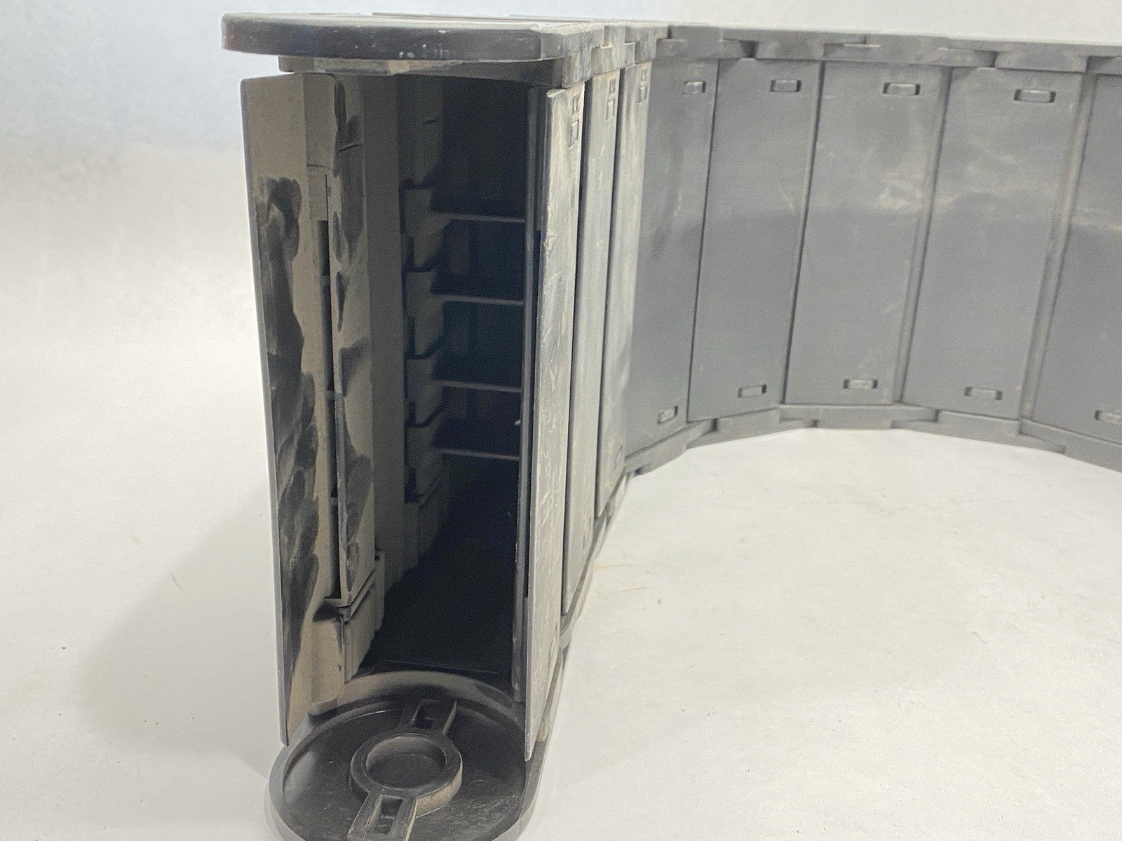 Igus 40.02.200 40 Series Cable Carrier 10 Links 9" x 39" Length - Used - Maverick Industrial Sales