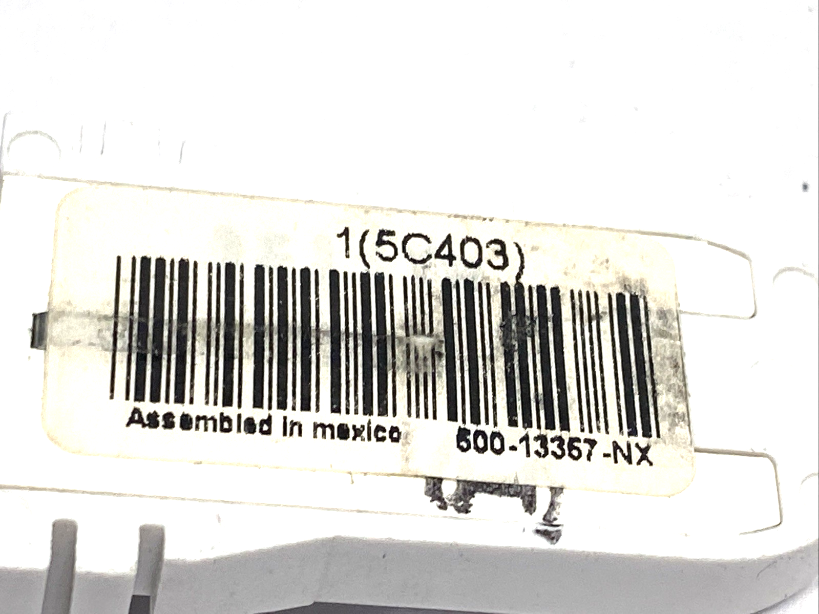 13357-NX | Leviton 13357 Medium Base, Bi-Pin, Lampholder, Turn Type, 660W 600V 6PK - New – Open box - Maverick Industrial Sales