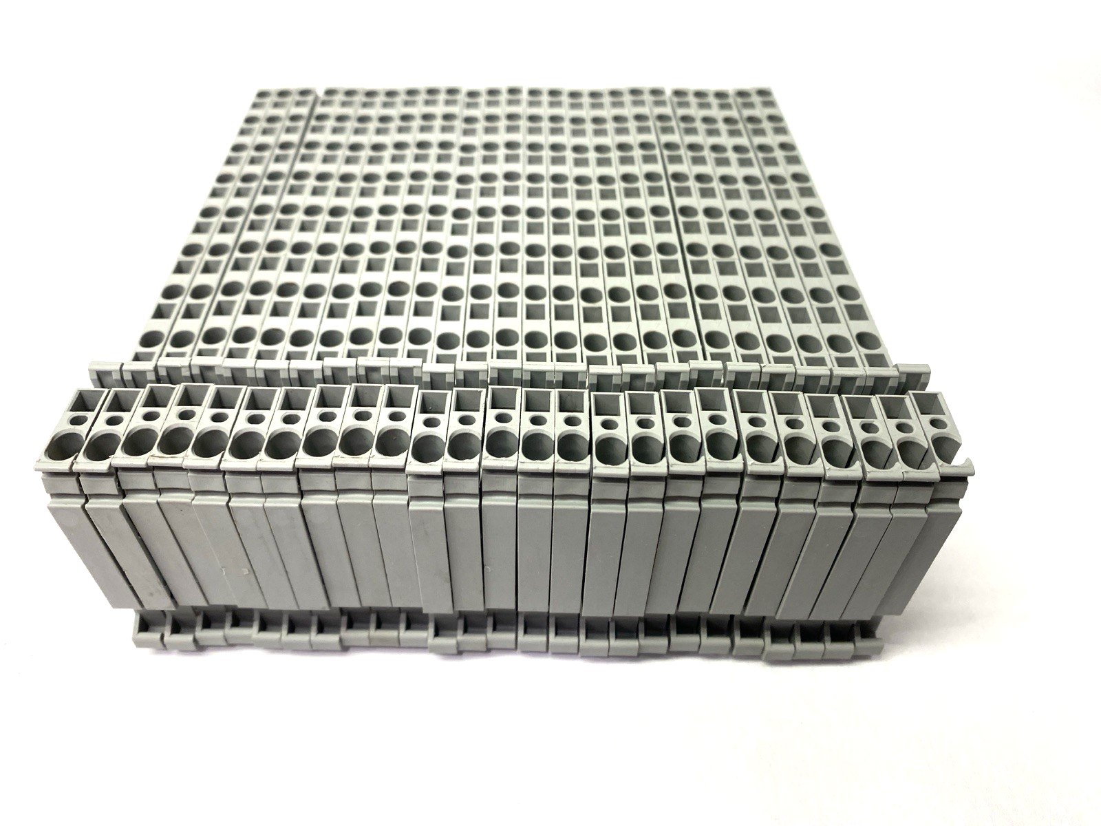 3031047 | Phoenix Contact ZPV 1,5/2,5 (8/1) Potential Distributors LOT OF 25 - Used - Maverick Industrial Sales